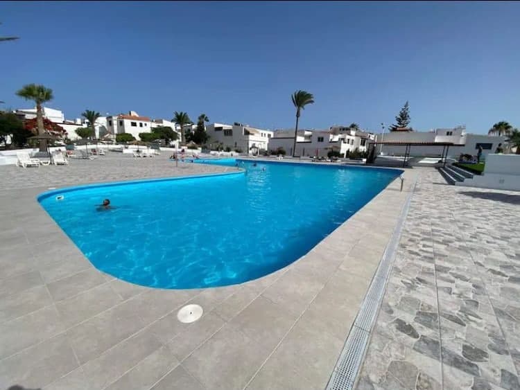 CasAdri Tenerife - BBQ patio with garden, Residence Chayofita Las Galletas Arona